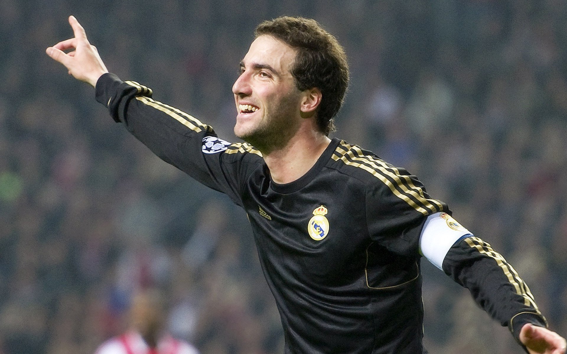 浓眉哥关键节点高光表现,巴黎圣日耳曼带队取胜!